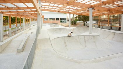 Amenagement d'une toiture en bois pour skate park.jpeg